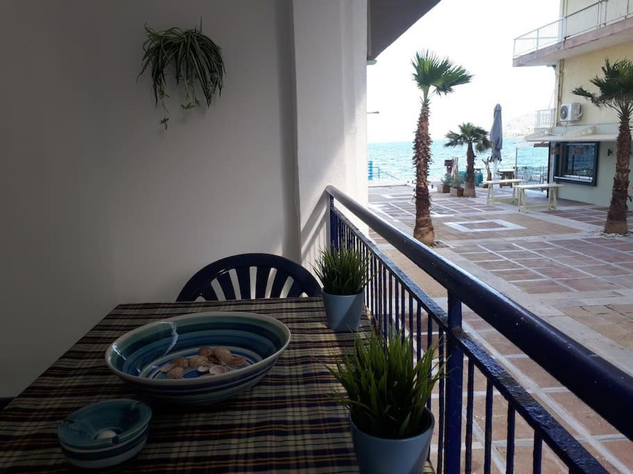 Cozy Seaside Apartment Loutraki Zewnętrze zdjęcie